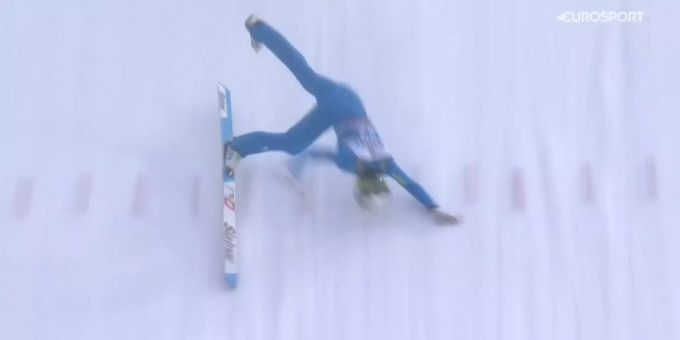 Cene Prevc Skispize bohrt sich in den Schnee, er stürzt. Cene Prevc Sturz