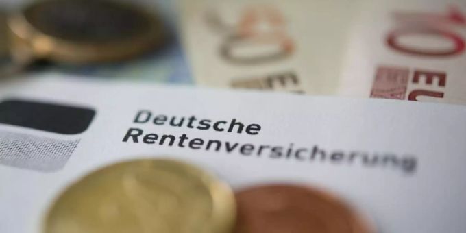 Aus Sicht der Rentenversicherung gibt es in Sachen künftige Rente keinen Grund für Schwarzmalerei. Foto: Marijan Murat/dpa/dpa-tmn Aus Sicht der Rentenversicherung gibt es in Sachen künftige Rente keinen Grund für Schwarzmalerei. Foto: Marijan Murat/dpa/dpa-tmn