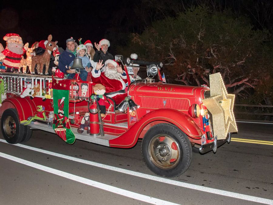 Der Samichlaus fuhr durch die Luxus-Nachbarschaft Montecito.