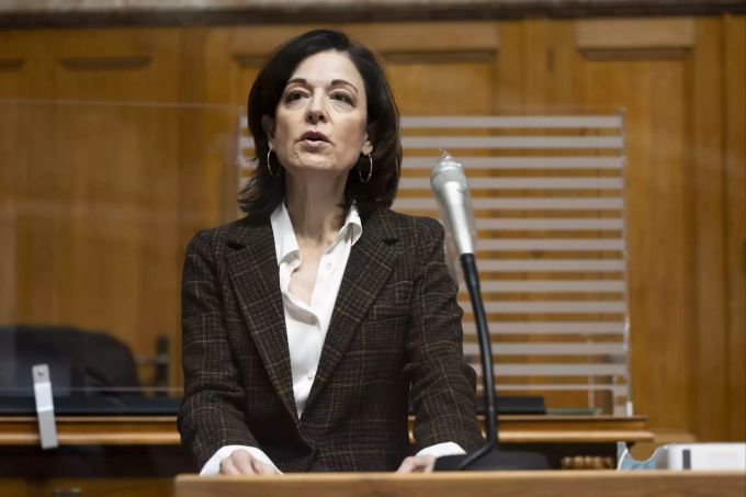 Die Zürcher FDP-Nationalrätin Regine Sauter spricht während der Debatte. Regine Sauter