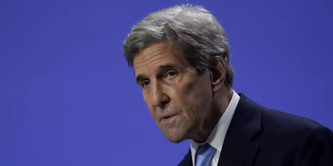John Kerry, Sondergesandter des US-Präsidenten für Klimafragen, spricht bei einer Pressekonferenz während der UN-Klimakonferenz COP26. Foto: Alberto Pezzali/AP/dpa John Kerry, Sondergesandter des US-Präsidenten für Klimafragen, spricht bei einer Pressekonferenz während der UN-Klimakonferenz COP26. Foto: Alberto Pezzali/AP/dpa
