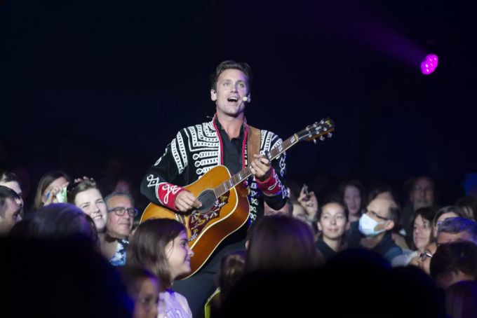 Bastian Baker bei seinem Auftritt im Circus Knie. Circus Knie