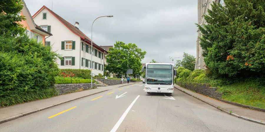 Bus Richtung Zentrum Wetzikon (ZH).