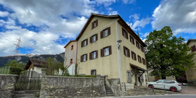 Das Gemeinde- und Schulhaus Fürstenau. Das Gemeinde- und Schulhaus Fürstenau.