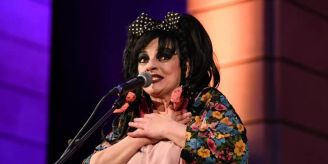 nina hagen das sagt sie zu merkels zapfenstreich musik