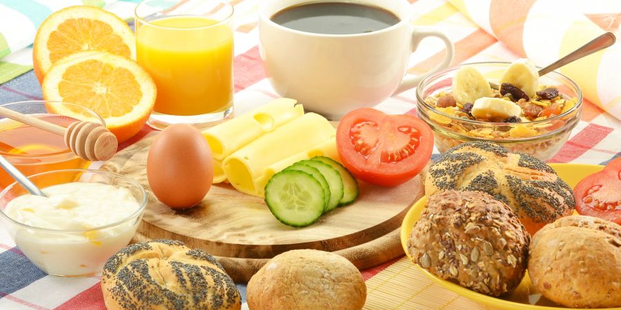 Frühstück wird immer wieder als die wichtigste Mahlzeit des Tages deklariert. Dabei spielt dies gar keine so grosse Rolle.