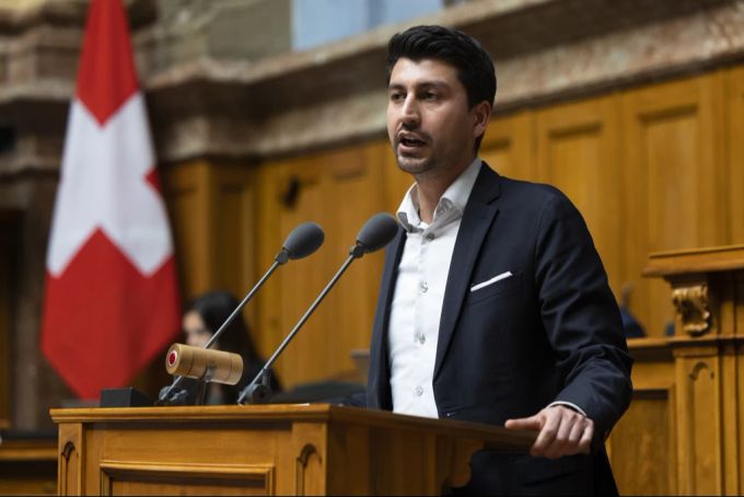 Fabian Molina gehört zu der «Freundschaftsgruppe Schweiz – Palästina», verurteilt aber die Aktionen der Hamas. Die Freundschaftsgruppe sei eh seit Jahren nicht mehr aktiv. molina SP Hamas