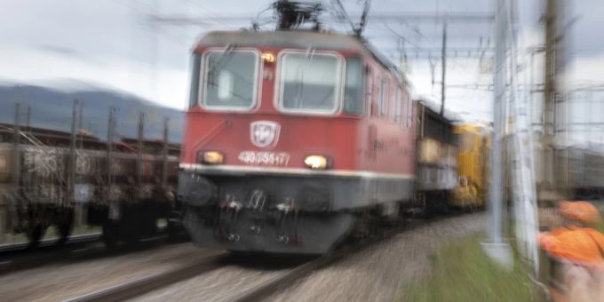 Brig - Domodossola - Lokführer springt wegen Bremsstörung aus Güterzug