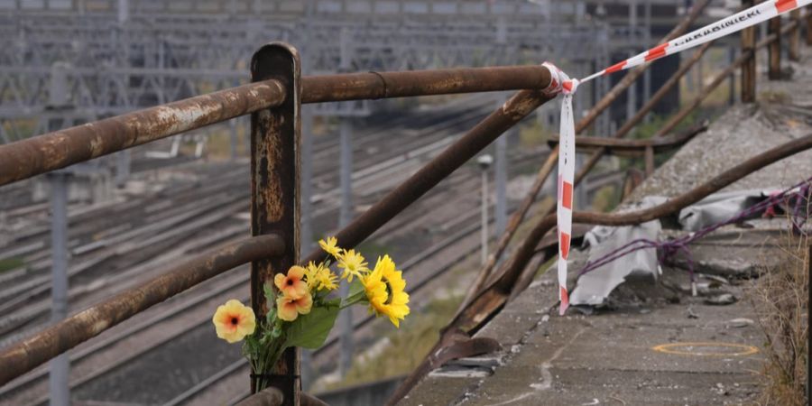 Das Brückengeländer war stark veraltet.