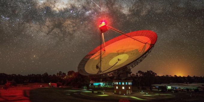 Ein Radioteleskop im australischen Bundesstaat New South Wales unterstützt die Raumsonde Voyager 2 beim Eintritt in den interstellaren Raum. (Archivbild) raumsonde voyager 2 kontakt