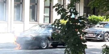 auto in flammen