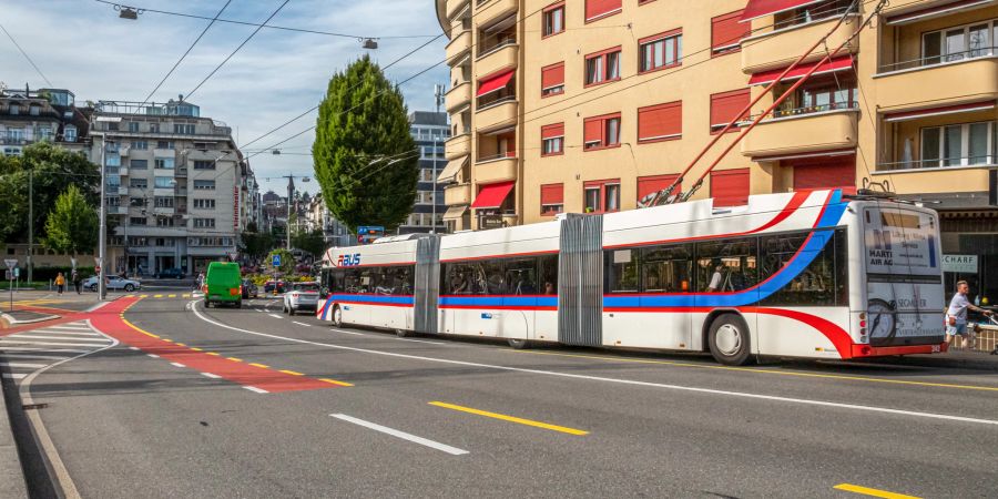 Ein Bus auf dem Weg zum Bundesplatz in der Stadt Luzern.