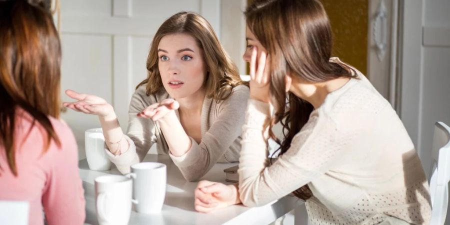 Dabei wurde hervorgebracht, dass Frauen schneller sprechen als Männer. Vor allem die aus Zürich oder dem Wallis.