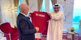 SVP-Gäste in Katar - Aeschi verteidigt Steuerprivilegien der Fifa SVP-Gäste in Katar - Aeschi verteidigt Steuerprivilegien der Fifa