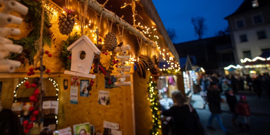 Abendstimmung am Weihnachtsmarkt in Rapperswil-Jona. - Kanton St.Gallen