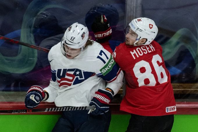 Janis Moser trifft in der NHL für die Coyotes. Der Nati-Spieler hatte sich bereits im Spiel zuvor unter die Torschützen eingereiht (Archivbild). NHL
