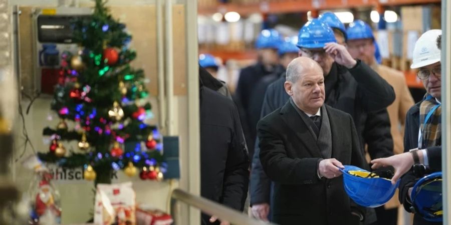 Kanzler Olaf Scholz bei Thyssenkrupp Marine Systems