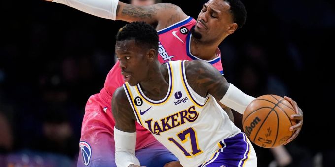 Dennis Schröder von den Los Angeles Lakers umspielt Monte Morris von den Washington Wizards. Dennis Schröder von den Los Angeles Lakers umspielt Monte Morris von den Washington Wizards.