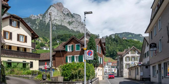 Das «Sonnenplätzli» in Schwyz. Das «Sonnenplätzli» in Schwyz.
