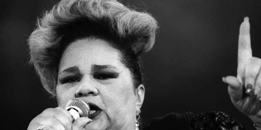 Die verstorbene US-Sängerin Etta James, 1993 am Montreux Jazz Festival: Das unvergessliche Konzert wird diesen Sommer anstelle des regulären Festivals auf YouTube gezeigt. (Archivbild)