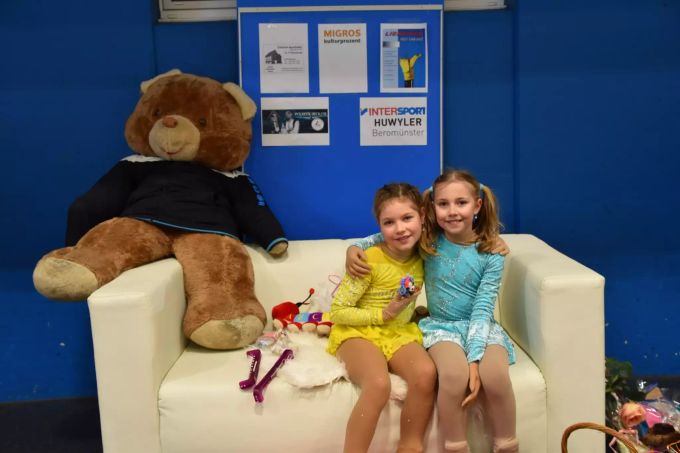Schon die kleinen Läuferinnen können an Wettkämpfen teilnehmen. Eislaufclub Mittelland