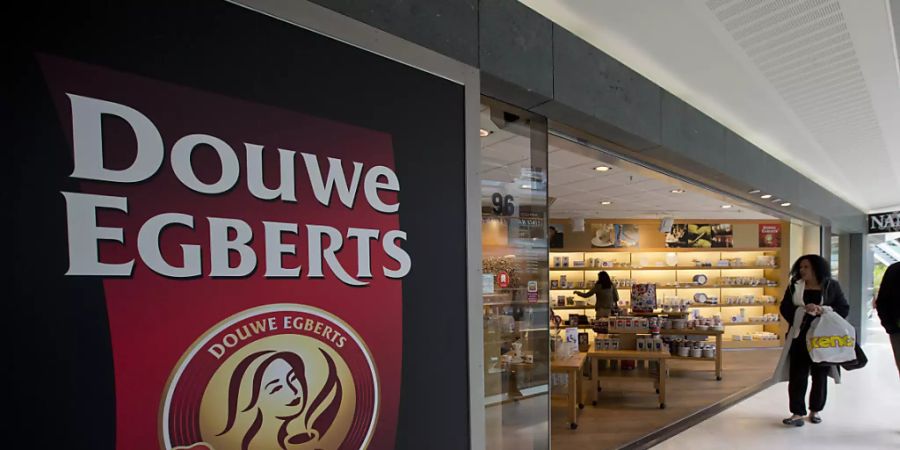 Die Jacobs-Kaffeeholding JDE Peet's, zu der auch die Kaffeekette Douwe Egberts gehört, hat beim Börsengang in Amsterdam 2,3 Milliarden Euro eingesammelt.(Archivbild)