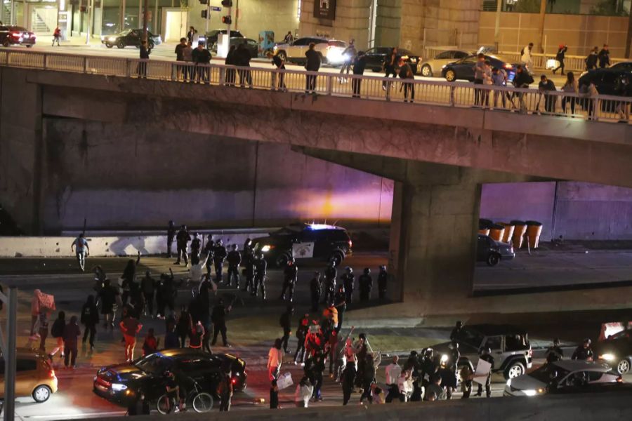 Die Polizei war auch in Los Angeles  im Dauereinsatz.