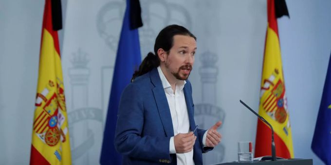 Pablo Iglesias, zweiter Vize-Regierungschef von Spanien, spricht bei einer Pressekonferenz (Archiv). Coronavirus