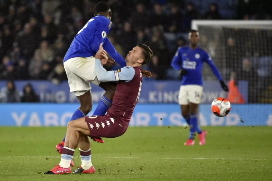 Aston Villa mit Captain Jack Grealish (r.) muss derzeit auch unten durch. Der Club befindet sich auf Rang 19.