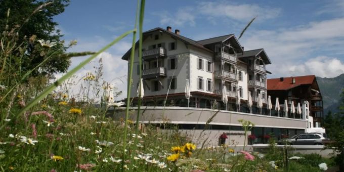 Das Romantik Hotel The Alpina Mountain Resort & Spa bleibt trotz Corona-Lockerungen voraussichtlich bis Sommer 2021 geschlossen. hotel