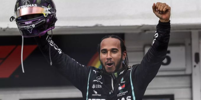 Lewis Hamilton dominiert die Formel 1 aktuell nach Belieben. Formel 1 Lewis Hamilton