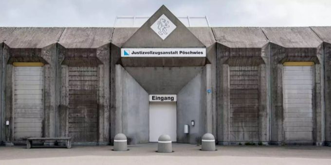 In der Justizvollzugsanstalt Pöschwies wurde eine Uhr verliehen. Justizvollzugsanstalt Pöschwies