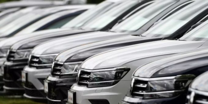 Stuttgart - Corona-Krise schrumpft Gewinne der grössten Autobauer um mehr als 50 Prozent