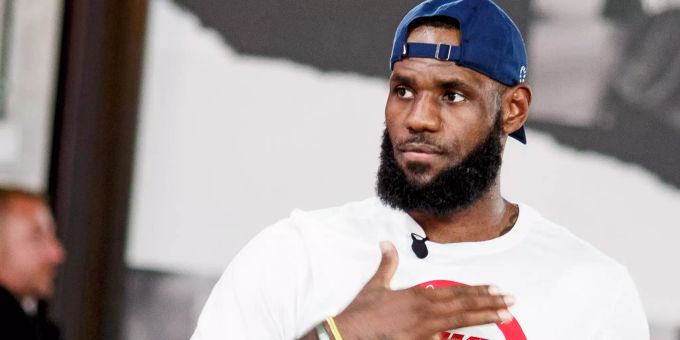 Basketballspieler LeBron James von den LA Lakers zeigte sich von den Basketball-Können von Djokovic schwer beeindruckt. LeBron James