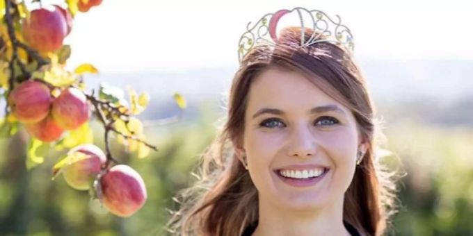 Die Thurgauer Apfelkönigin, Larissa Häberli, darf noch ein weiteres Jahr im Amt bleiben. Thurgauer Apfelkönigin