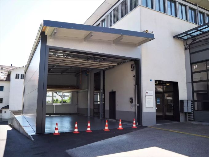 Der Stützpunkt der Feuerwehr Kloten hat einen neuen Anbau. Feuerwehr Kloten