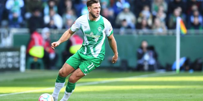 Werders Niclas Füllkrug am Ball. Werders Niclas Füllkrug am Ball.