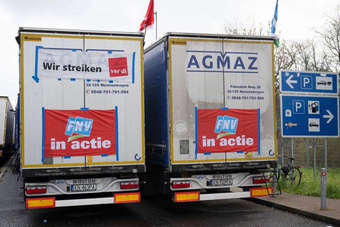 Auf der Raststätte Gräfenhausen streiken die Lastwagenfahrer weiter. Streikende LKW-Fahrer