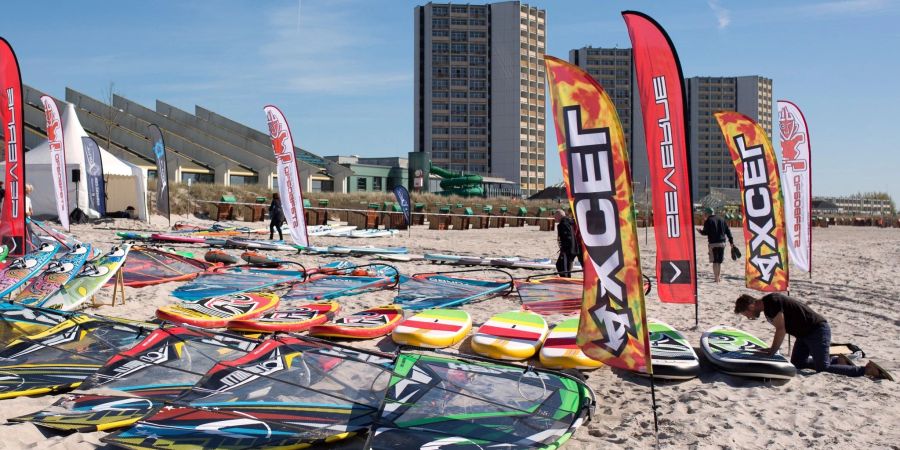 Das Surf-Festival auf Fehmarn gilt als grösste Windsurf-Outdoor-Messe Europas.