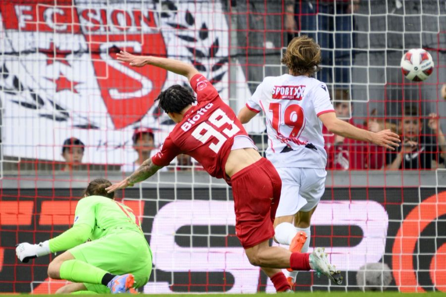 Nishan Burkart bringt den FC Winterthur nach 20 Minuten in Führung.