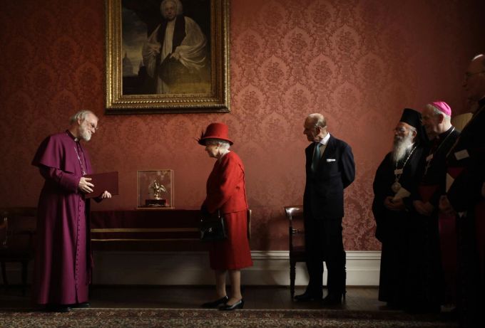 Auch bei der Krönung Elizabeths – hier bei ihrem Thronjubiläum – wurde die Ampulla verwendet. Queen Elizabeth Thronjubiläum