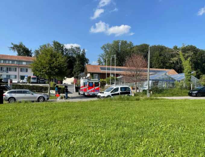 Der Mann musste ins Spital gebracht werden. feldmeilen zh