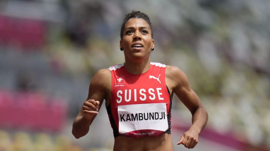 Blitzschnell unterwegs: Mujinga Kambundji schafft es bei Olympia 2021 souverän in den Halbfinal über 200 Meter.