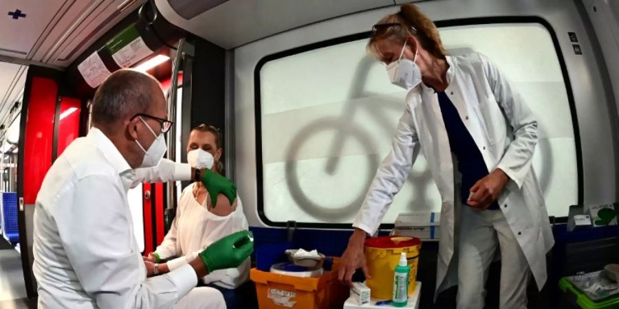 Impfung in Berliner S-Bahn