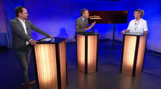 Balthasar Glättli (Nationalrat Grüne), Moderator Patrick Müller und SVP-Nationalrätin Diana Gutjahr diskutieren im «SonnTalk» auf «Tele Züri» über eine Ausweitung des Covid-Zertifikats. Coronavirus
