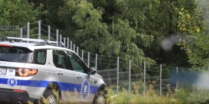 Frontex-Fahrzeug an der litauisch-belarussischen Grenze Frontex-Fahrzeug an der litauisch-belarussischen Grenze