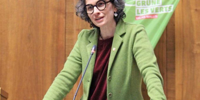 Die Walliser Grünen haben in Sitten einstimmig die Kandidatur von Céline Dessimoz für den Ständerat bestätigt. Die Walliser Grünen haben in Sitten einstimmig die Kandidatur von Céline Dessimoz für den Ständerat bestätigt.