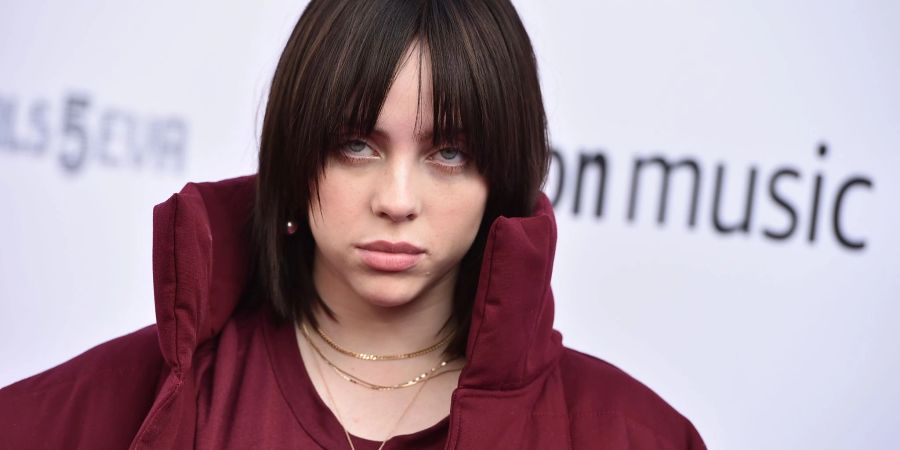 Den finsteren Blick hat Billie Eilish bereits perfektioniert - in einer Amazon-Serie darf die Sängerin jetzt mehr von ihrer dunklen Seite zeigen.