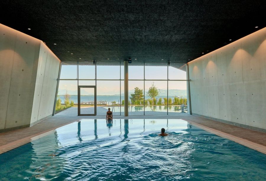 Das Schwimmbecken der Therme Lindau.