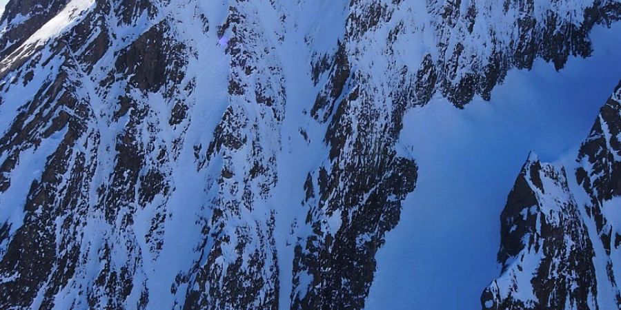 500 Meter in die Tiefe gestürzt ist ein Bergführer am Samstag am Grand Golliat im Wallis.